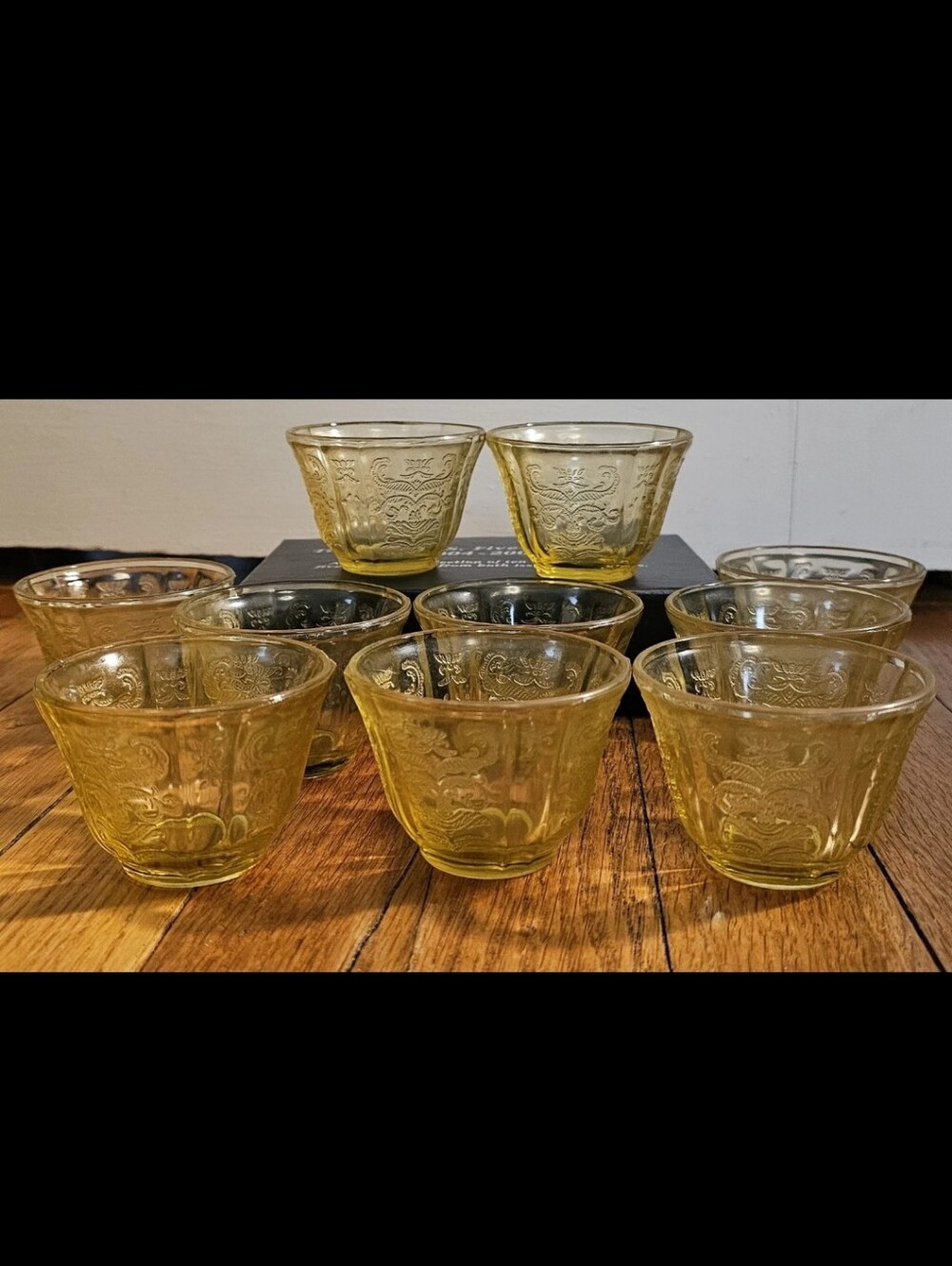 RARE TIARA EXCLUSIVES 10 AMBER GLASS DRAGON CUPS 2" NEVER USED OFFERS WELCOME